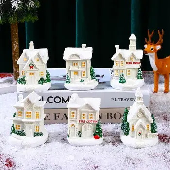 Мини-рождественские украшения с подсветкой из смолы, многофункциональные маленькие рождественские украшения, декоративные, яркие для ландшафта комнаты в кукольном домике