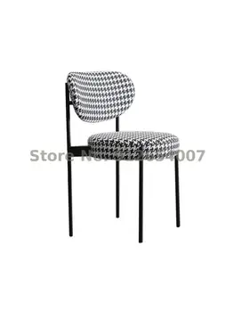 Индивидуальный современный минималистский домашний обеденный стул Ins Net Красное кресло для макияжа, кресло для отдыха в магазине молочного чая, Итальянский минималистский дизайнер